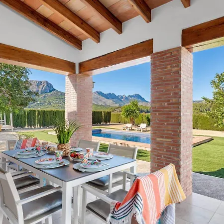 - Plusholidays Villa *